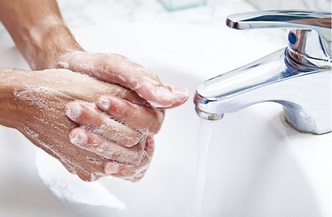 Wash your hands to prevent the entry of parasites