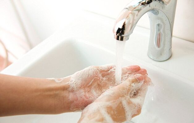 Wash your hands to prevent worm infections