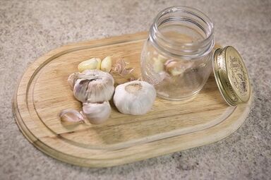 Garlic idle to eliminate parasites from the body